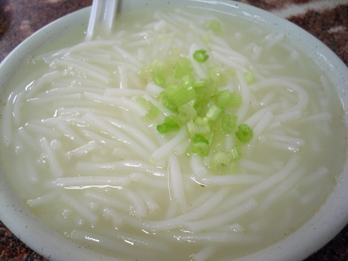 [吃食]德正街米粉湯~藏在市場裡的在地小吃老店-市場小吃