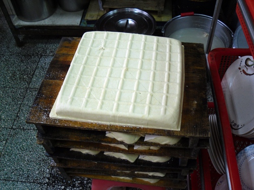 [吃食]德正街米粉湯~藏在市場裡的在地小吃老店-市場小吃