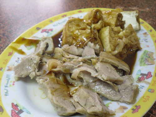 [吃食]德正街米粉湯~藏在市場裡的在地小吃老店-市場小吃