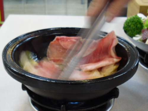 [吃食]兩披索個人靚鍋~一個人也可以吃石頭火鍋-小火鍋
