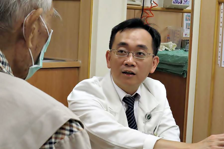 長年便秘靠軟便劑「打通關」！老翁就醫才發現是罹癌-大腸癌