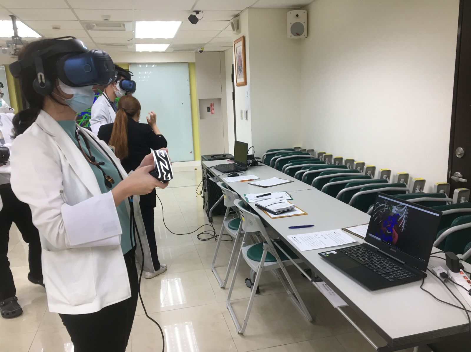 重症訓練新突破！ 「AR+VR」免進手術室就能練插管、揪癌症-AR擴增實境