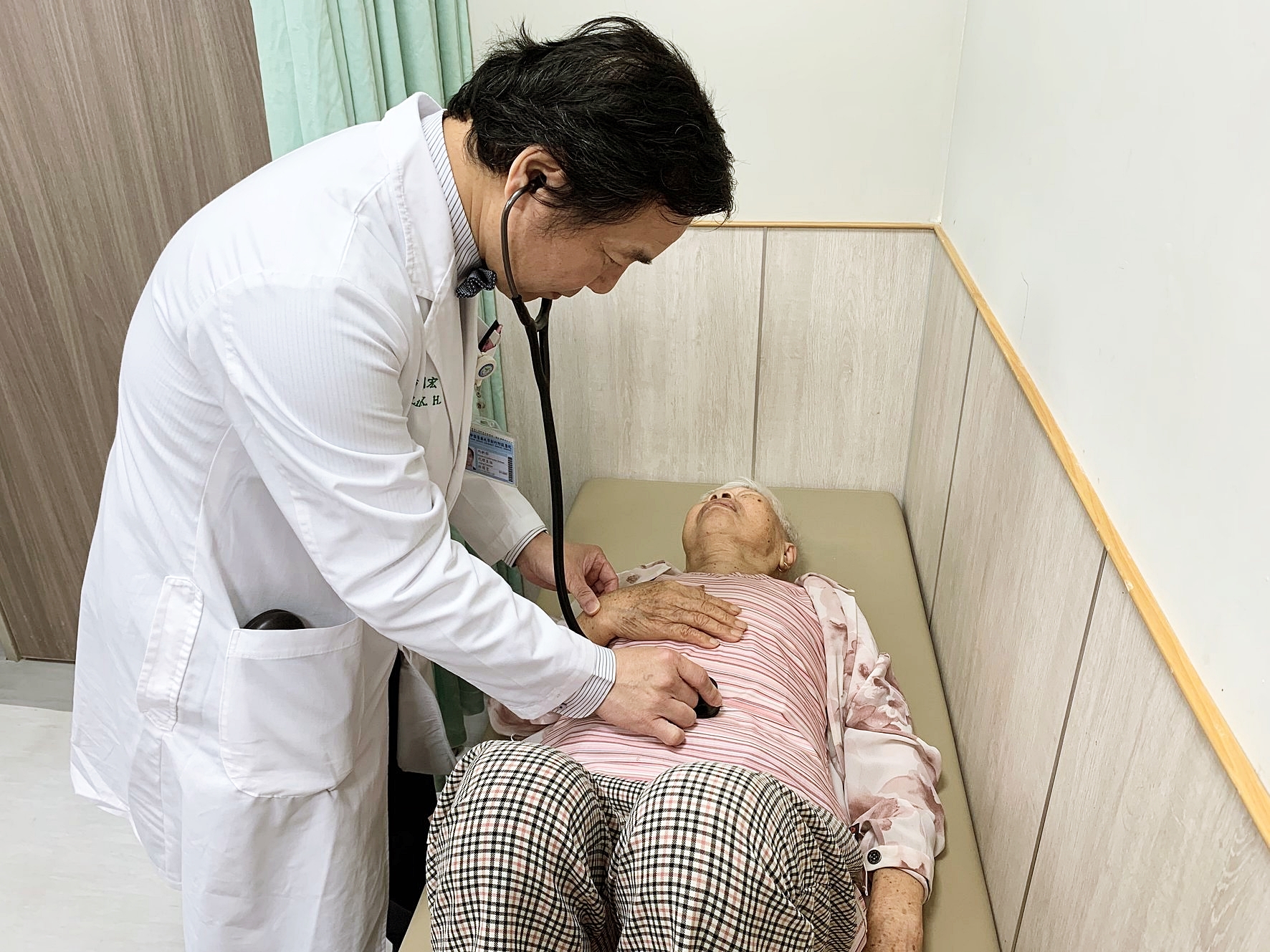 「怎麼辦？我的心臟掉到肚子！」怕爆送急診醫：破裂恐致死 ...-中醫大新竹附設醫院