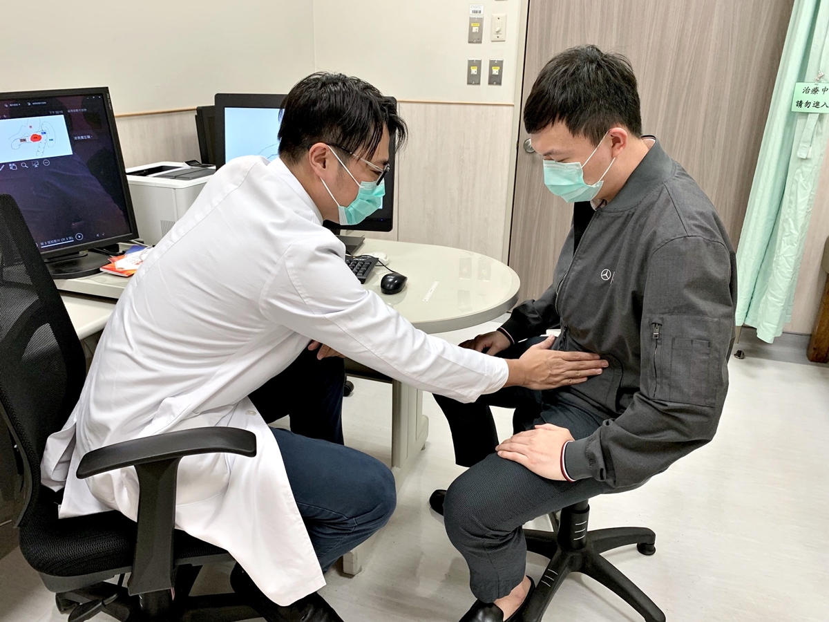 食慾不振、腹部悶痛！胰臟癌侵犯大腸造成腸阻塞 切除4器官保命-人工肛門