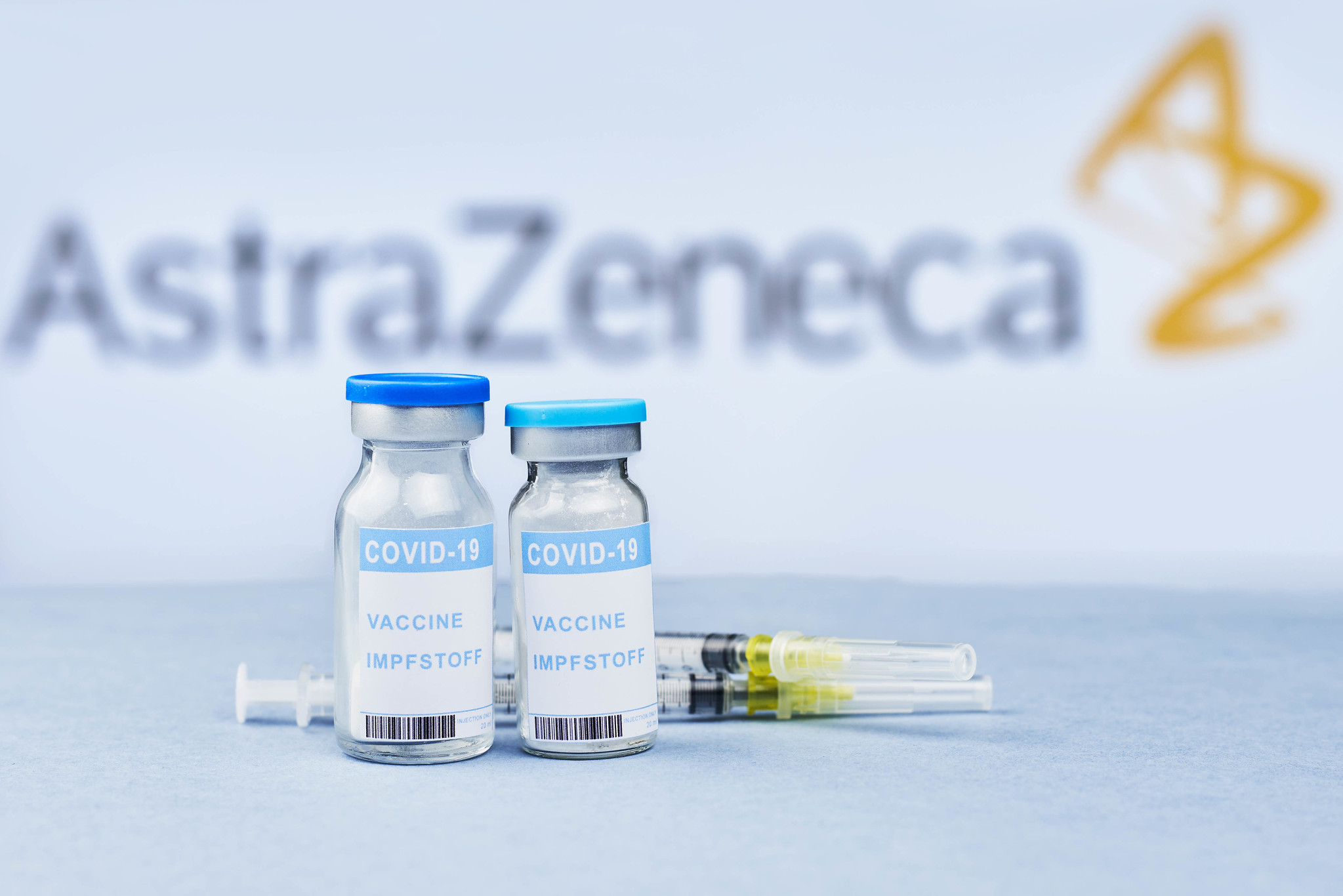 【快訊】首批11.7萬劑AZ COVID-19疫苗抵臺，專責醫院直接照顧者優先接種-AstraZeneca