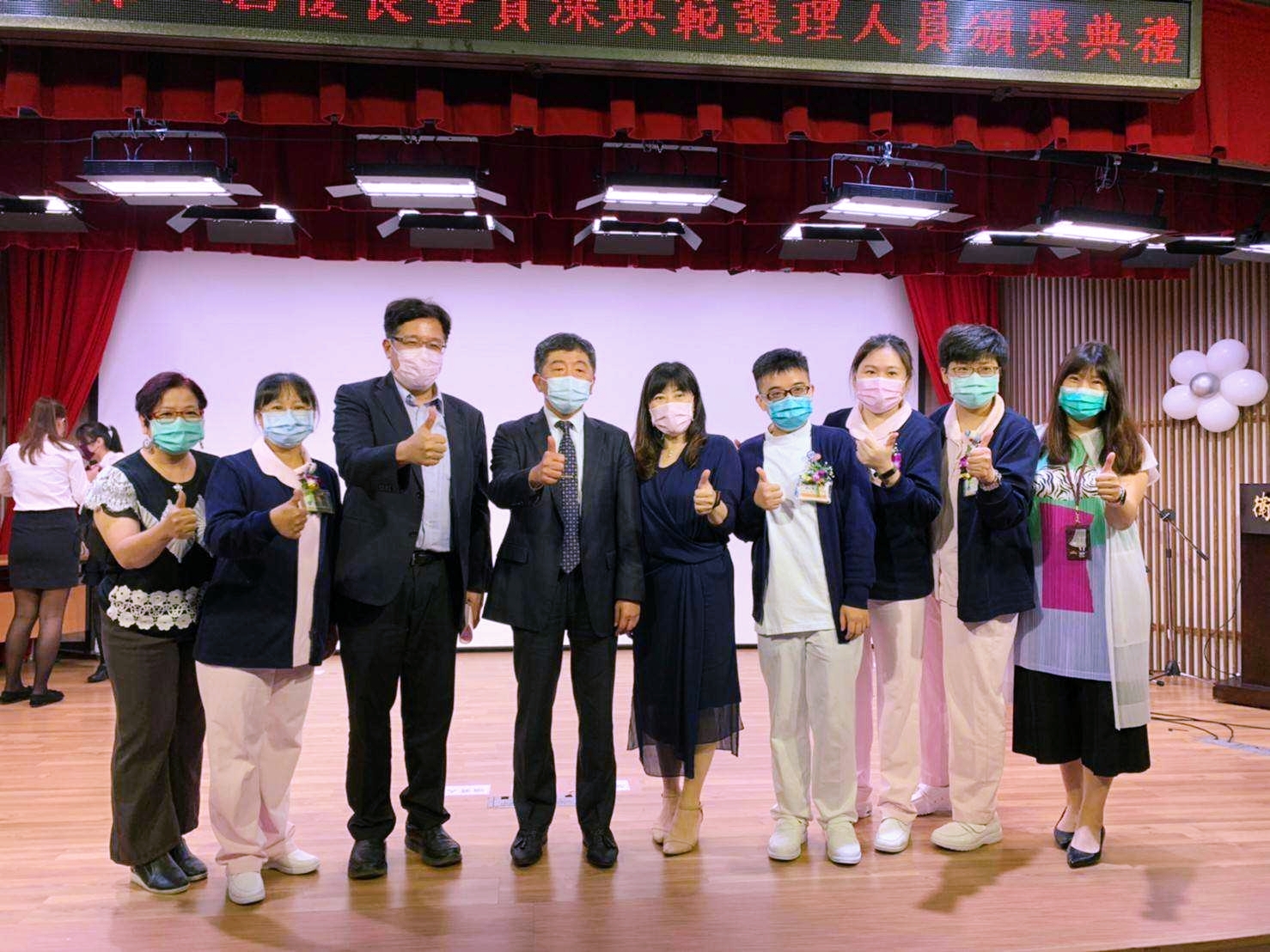 視病猶親護理典範  基隆醫院4名護理師獲陳時中表揚-南丁格爾