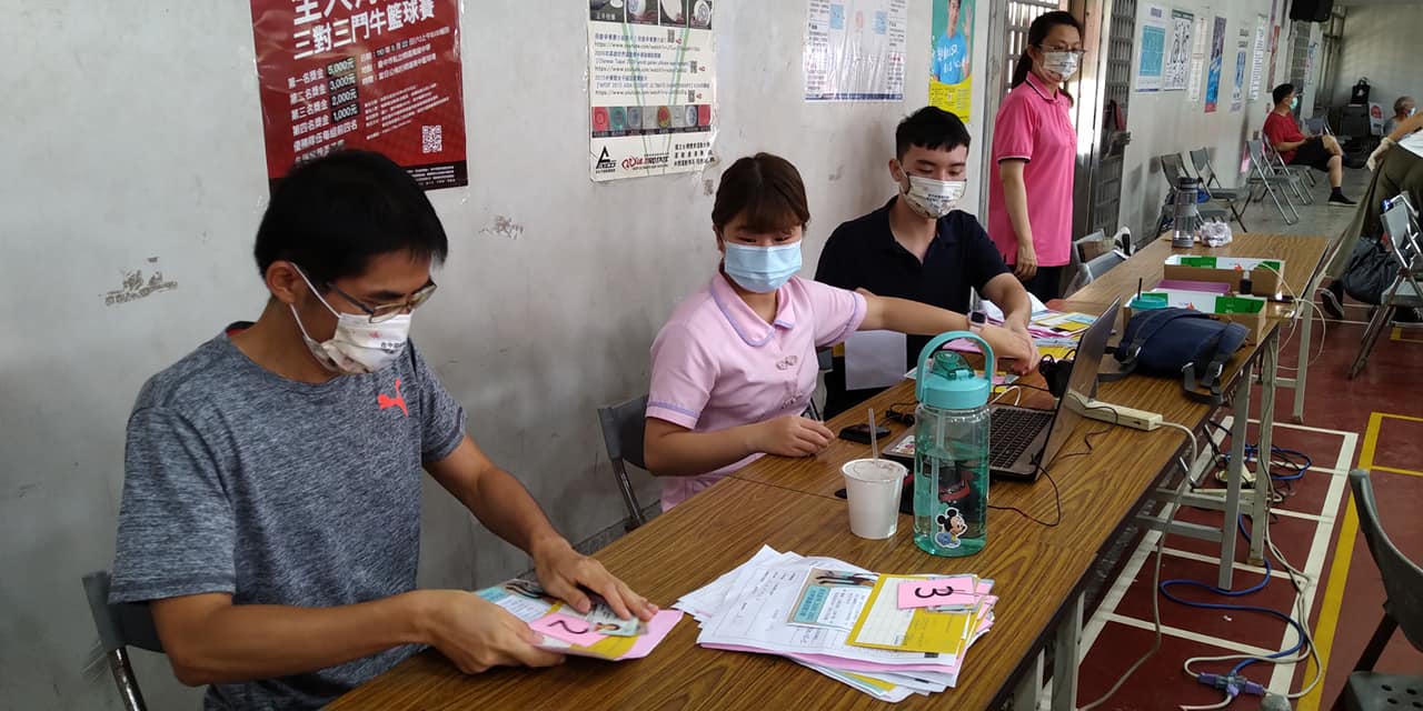 造冊9百僅來60人！年輕人打不到、長輩不想打，醫師嘆：台灣人被寵壞-AZ疫苗