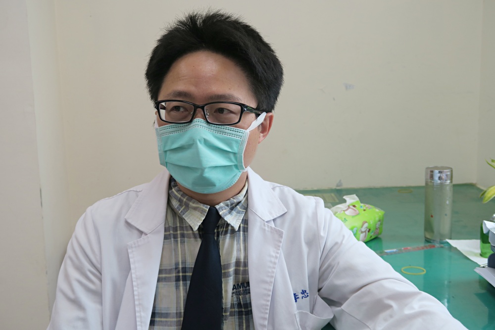 醫師警告：打疫苗腋下腫大是正常，若「他處」腫大要小心！