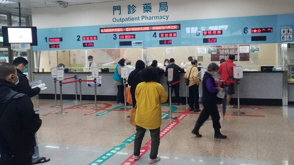 民眾愛跑大醫院拿藥、掛急診浪費醫療資源，造成血汗醫護也難落實就醫正義-分級醫療