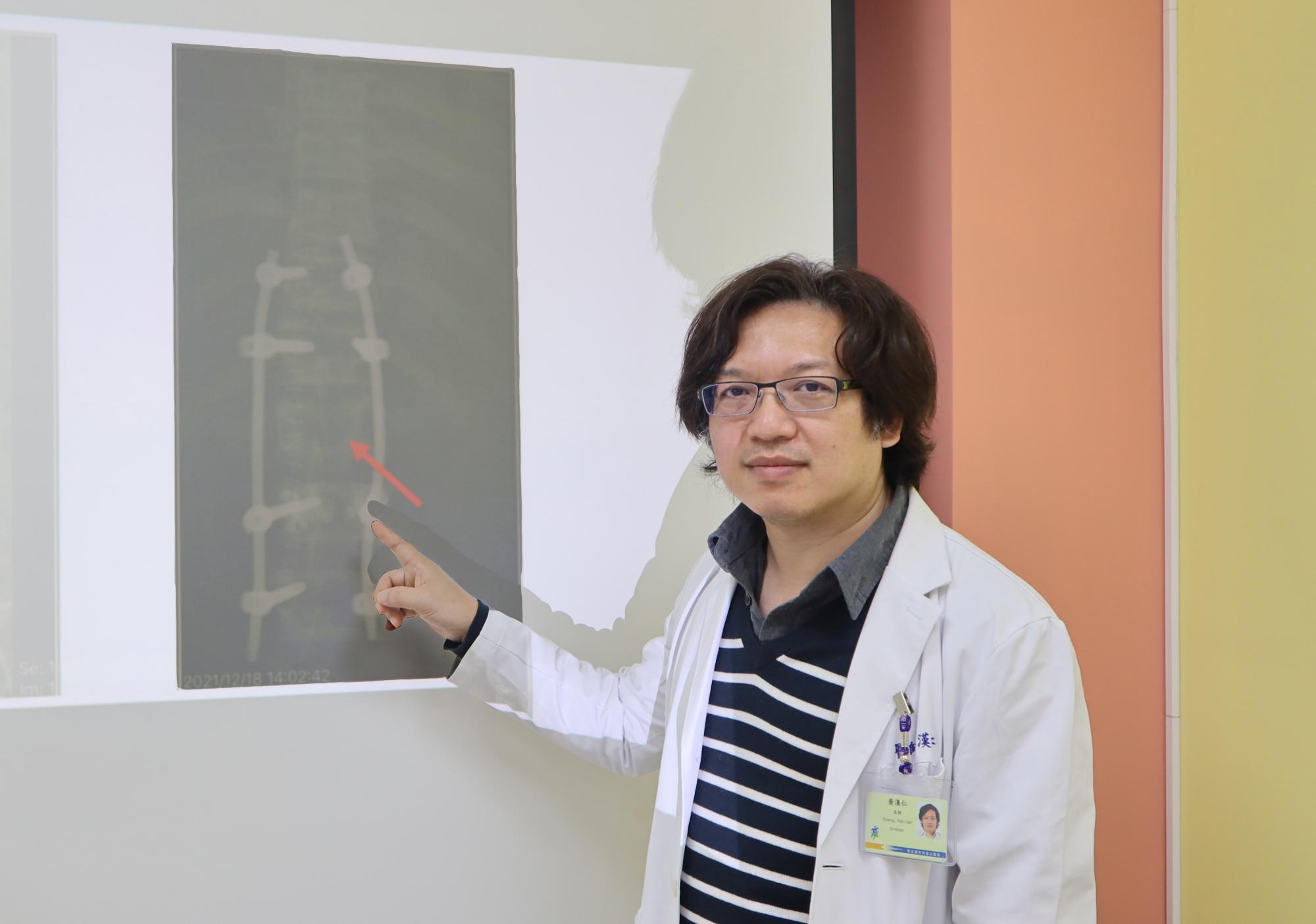 27歲男跌落下水道OHCA！部北創傷團隊葉克膜搶命成功還化解癱瘓危機-CPR