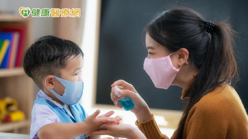 0-5歲無法打疫苗　萬一染疫怎麼辦？醫授防範、照護技巧-台灣疫苗推動協會