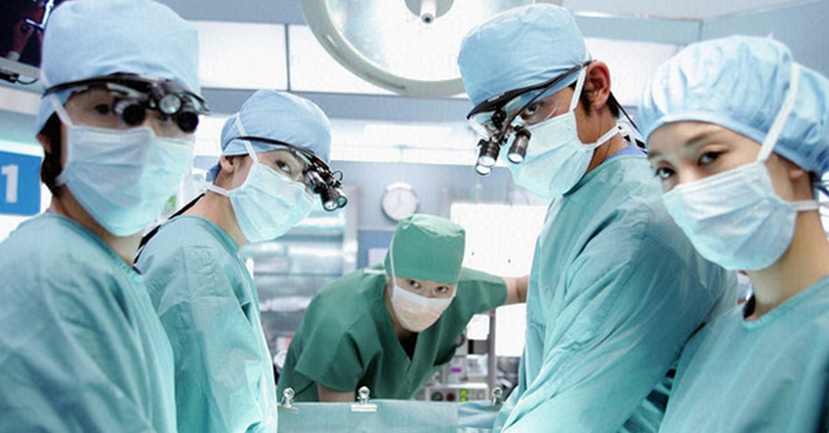 為什麼外科醫師的手術服不是「藍色」就是「綠色」呢？-手術服裝為什麼是綠色的