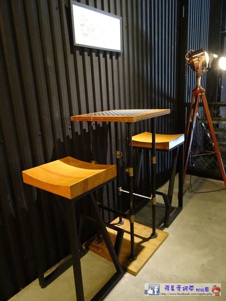 高雄鳳山‧工業風?工廠鐵皮屋ㄟ迦逼~「昂司洋成Uns coffe」-UNS COFFEE 高雄鳳山‧工業風?工廠鐵皮屋ㄟ迦逼~「昂司洋成Uns coffe」-UNS COFFEE
