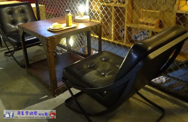 高雄鳳山‧工業風?工廠鐵皮屋ㄟ迦逼~「昂司洋成Uns coffe」-UNS COFFEE 高雄鳳山‧工業風?工廠鐵皮屋ㄟ迦逼~「昂司洋成Uns coffe」-UNS COFFEE