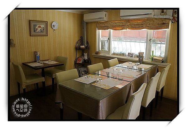 高雄苓雅‧Mona's Cafe 寵物咖啡館-Mona's Cafe