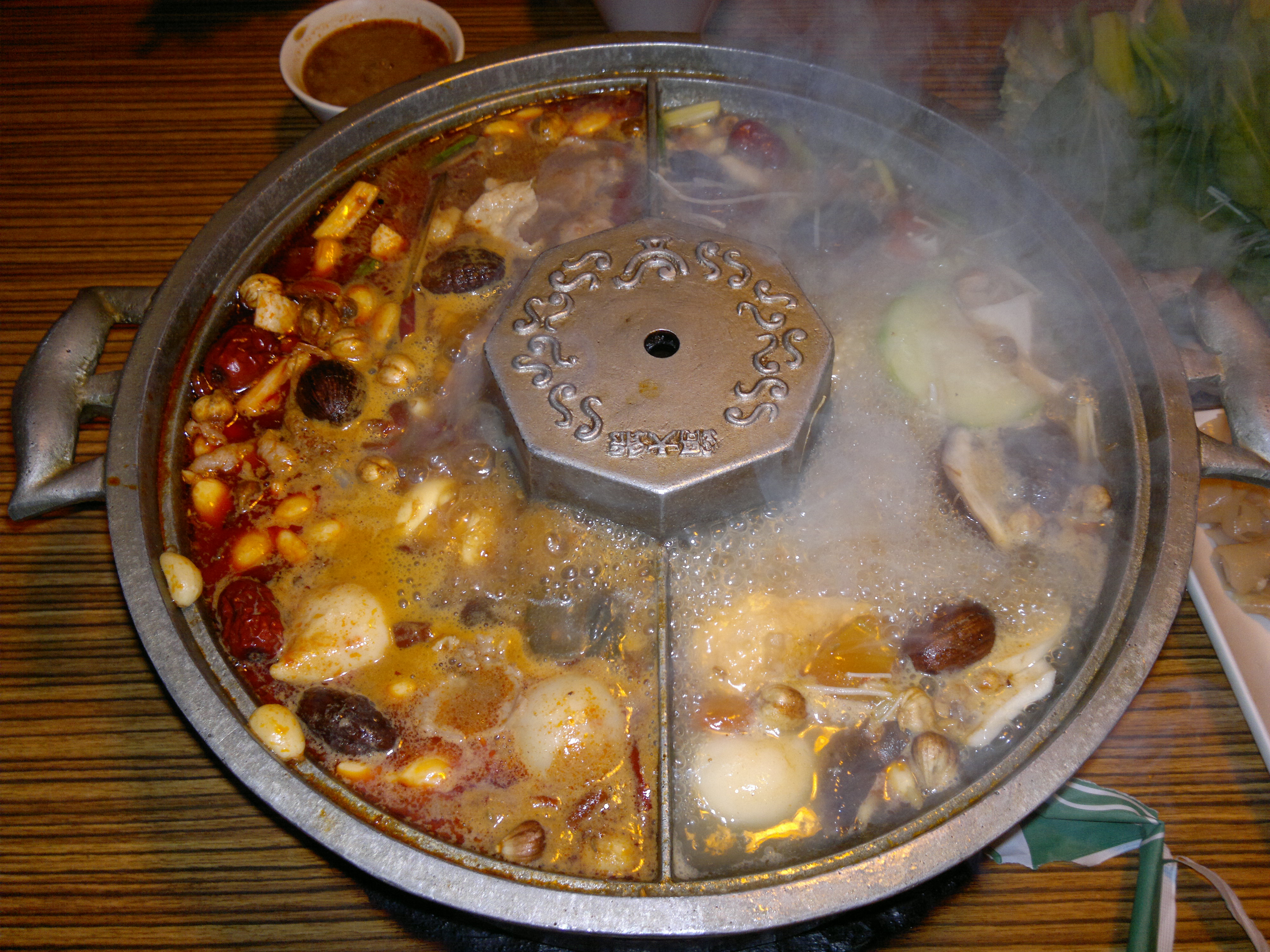 蒙古風味麻辣鍋  香而不辣 