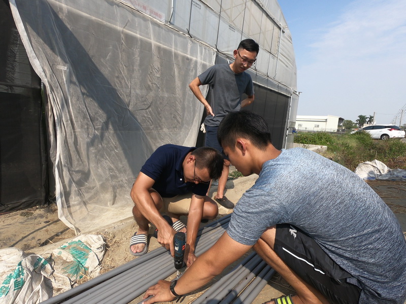 蘆筍園溫棚退燒 成大濱海USR團隊以智慧澆灌系統協助青農對抗高溫-成大 蘆筍園溫棚退燒 成大濱海USR團隊以智慧澆灌系統協助青農對抗高溫-成大