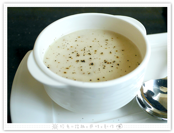  [高雄食記] Bestie閨蜜‧創義廚房(高雄店)~高跟鞋主題餐廳！