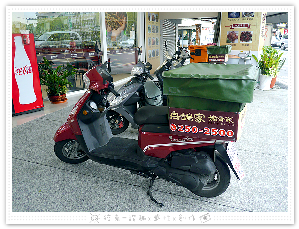 [台南食記] 舟鶴家嫩骨飯‧文賢店~選用零汙染的台東關山米！雙拼飯、嫩骨粥、滷排、椒麻雞、麻油雞湯、白菜滷！