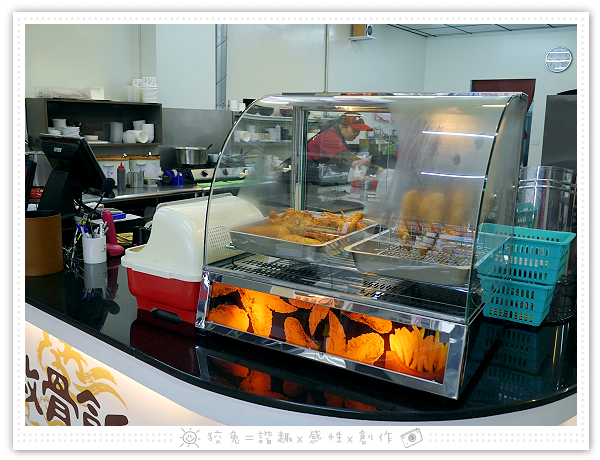 [台南食記] 舟鶴家嫩骨飯‧文賢店~選用零汙染的台東關山米！雙拼飯、嫩骨粥、滷排、椒麻雞、麻油雞湯、白菜滷！