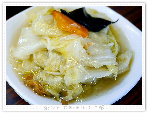 [台南食記] 舟鶴家嫩骨飯‧文賢店~選用零汙染的台東關山米！雙拼飯、嫩骨粥、滷排、椒麻雞、麻油雞湯、白菜滷！