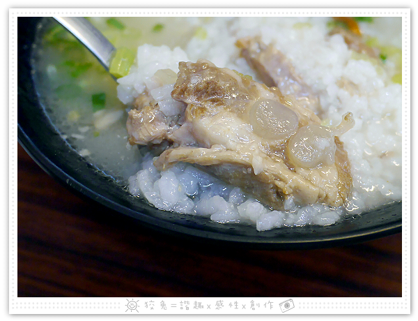[台南食記] 舟鶴家嫩骨飯‧文賢店~選用零汙染的台東關山米！雙拼飯、嫩骨粥、滷排、椒麻雞、麻油雞湯、白菜滷！