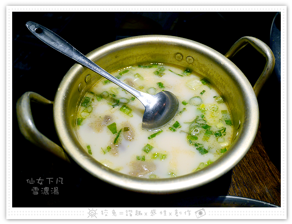 [台南食記] 燒出名堂~汽油桶韓式燒肉！多種小菜無限供應&桌邊烤肉服務！牛豬雙人套餐、明太子石鍋拌飯、都教授炸雞！