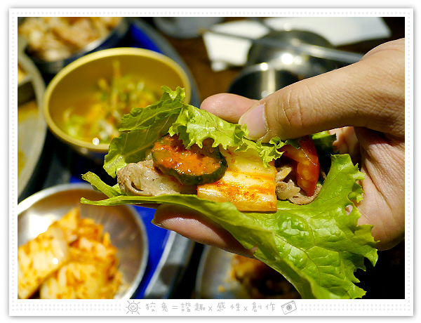 [台南食記] 燒出名堂~汽油桶韓式燒肉！多種小菜無限供應&桌邊烤肉服務！牛豬雙人套餐、明太子石鍋拌飯、都教授炸雞！