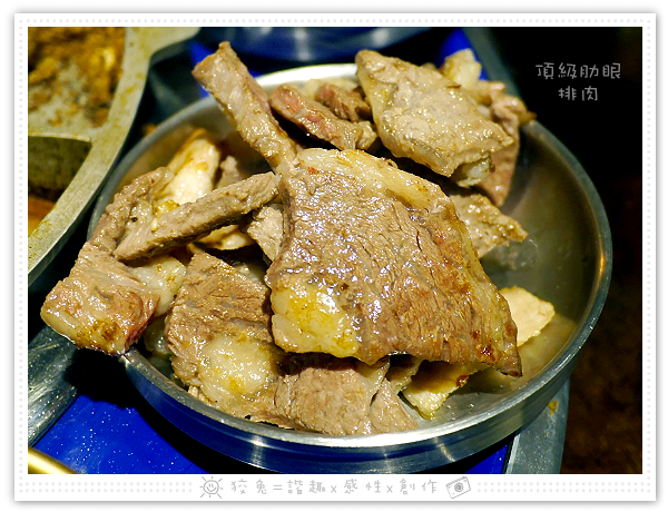 [台南食記] 燒出名堂~汽油桶韓式燒肉！多種小菜無限供應&桌邊烤肉服務！牛豬雙人套餐、明太子石鍋拌飯、都教授炸雞！