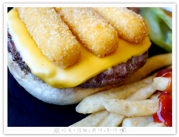[台南食記] AngryBurger美式餐廳~墨西哥辣味起司雞肉堡‧生活不如意？一起大口怒吃漢堡吧！