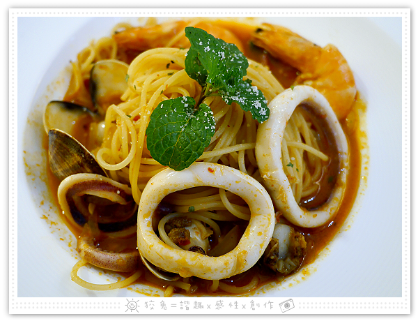 [台南食記] Sunny Pasta陽光義式廚坊~平價創意義大利麵、焗烤、燉飯！肉片和起司超多！