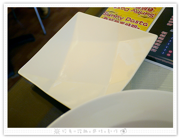 [台南食記] Sunny Pasta陽光義式廚坊~平價創意義大利麵、焗烤、燉飯！肉片和起司超多！