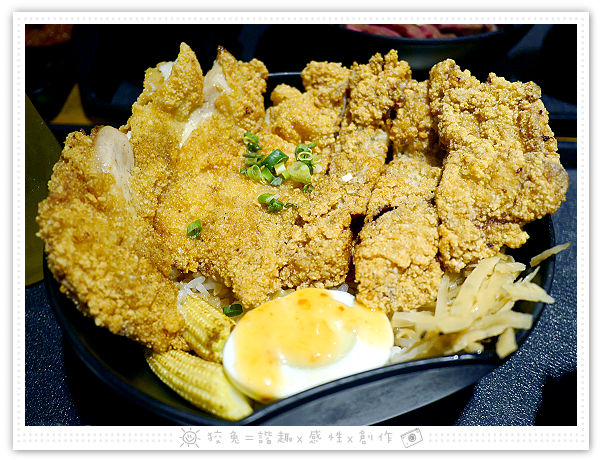 [台南食記] 去啃Chicken職人炸物(台南新天地)~巨無霸雞排丼飯&頂級牛小排丼飯&歡樂分享餐！高質感的內用鹽酥雞！