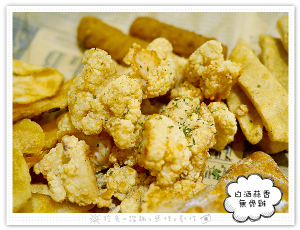 [台南食記] 去啃Chicken職人炸物(台南新天地)~巨無霸雞排丼飯&頂級牛小排丼飯&歡樂分享餐！高質感的內用鹽酥雞！