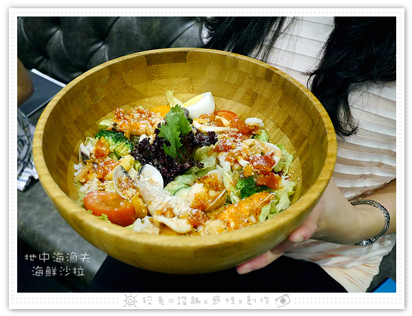 [高雄食記] 黑浮咖啡‧高美店~今年最推的複合式咖啡廳！