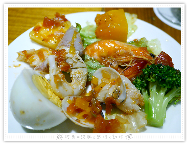 [高雄食記] 黑浮咖啡‧高美店~今年最推的複合式咖啡廳！