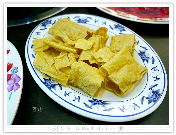 [台南食記] 食紳枸尾雞~清純系溫補火鍋新選擇！