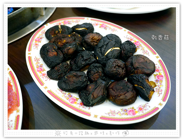 [台南食記] 食紳枸尾雞~清純系溫補火鍋新選擇！