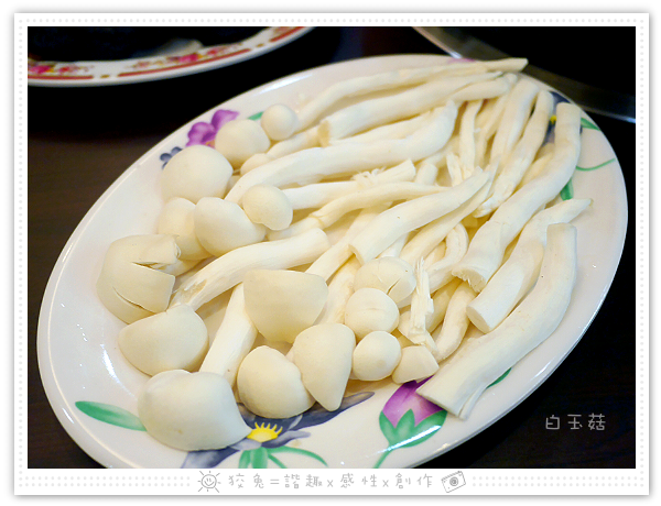 [台南食記] 食紳枸尾雞~清純系溫補火鍋新選擇！