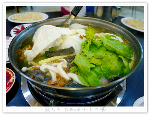 [台南食記] 食紳枸尾雞~清純系溫補火鍋新選擇！