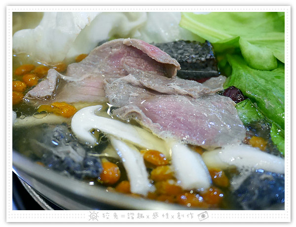 [台南食記] 食紳枸尾雞~清純系溫補火鍋新選擇！