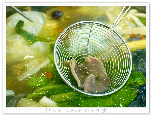 [台南食記] 食紳枸尾雞~清純系溫補火鍋新選擇！