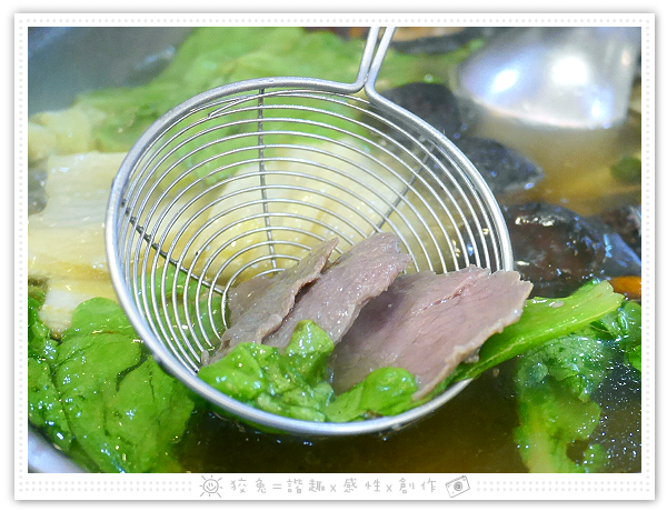 [台南食記] 食紳枸尾雞~清純系溫補火鍋新選擇！