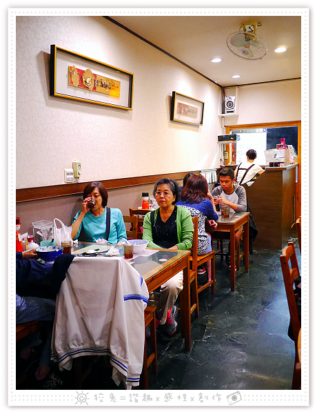 [台南食記] 桃花源牛肉麵館~五點才剛開門就高朋滿座！老饕必嚐的御品牛肉麵&泡菜豬肉麵！