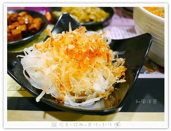 [台南食記] 桃花源牛肉麵館~五點才剛開門就高朋滿座！老饕必嚐的御品牛肉麵&泡菜豬肉麵！