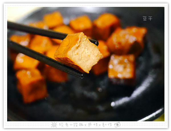 [台南食記] 桃花源牛肉麵館~五點才剛開門就高朋滿座！老饕必嚐的御品牛肉麵&泡菜豬肉麵！