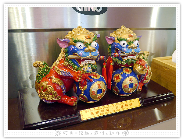 [台南食記] 粥皇/京樓‧砂鍋粥專賣店~貴得有道理！孝敬長輩的超豪華粥品！老少咸宜的干貝鮑魚粥加土雞腿肉！