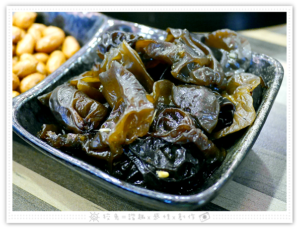 [台南食記] 粥皇/京樓‧砂鍋粥專賣店~貴得有道理！孝敬長輩的超豪華粥品！老少咸宜的干貝鮑魚粥加土雞腿肉！