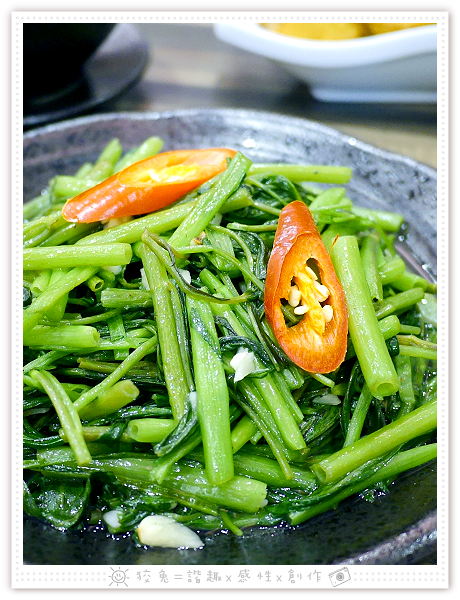 [台南食記] 粥皇/京樓‧砂鍋粥專賣店~貴得有道理！孝敬長輩的超豪華粥品！老少咸宜的干貝鮑魚粥加土雞腿肉！