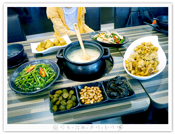 [台南食記] 粥皇/京樓‧砂鍋粥專賣店~貴得有道理！孝敬長輩的超豪華粥品！老少咸宜的干貝鮑魚粥加土雞腿肉！